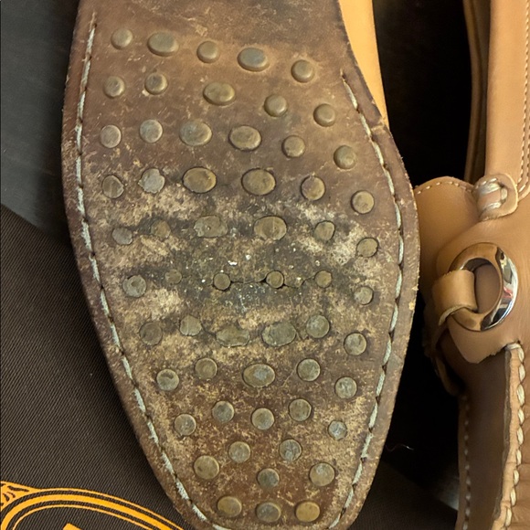 Tod’s Women’s Tan Leather Driving Loafers Moccasins w/ silver grommets. Size 37. - Picture 8 of 16